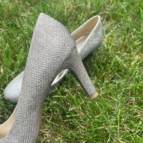 BANDOLINO. B*flexible silver kitten heel - Picture 3 of 4